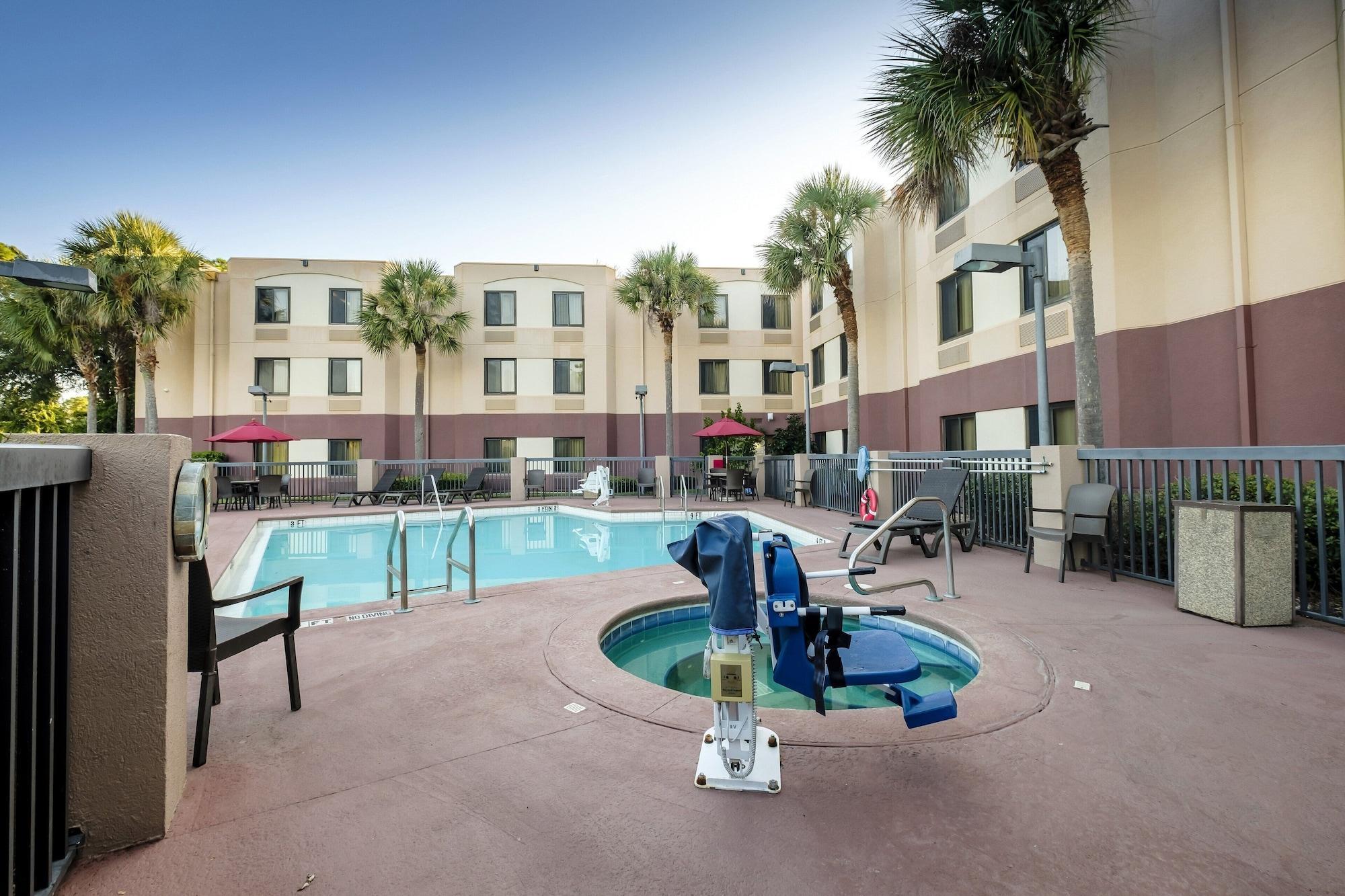 Red Roof Inn Plus+ Palm Coast Exterior photo